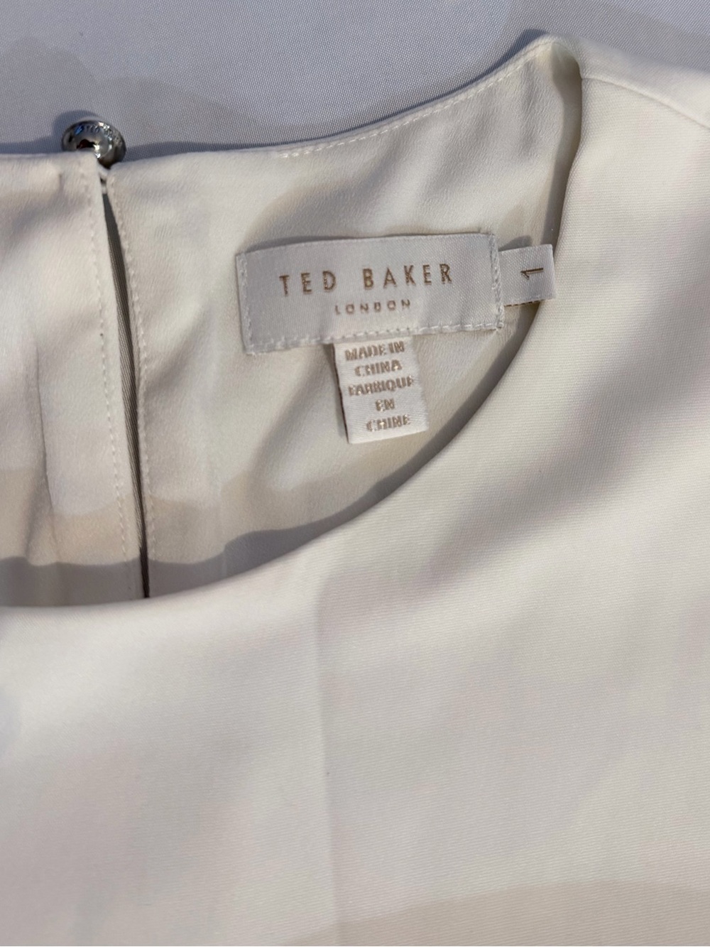 Ted Baker Off White Pearl-Trim Holiday Classic Blouse Size M or Pit to Pit 17” - Picture 5 of 8